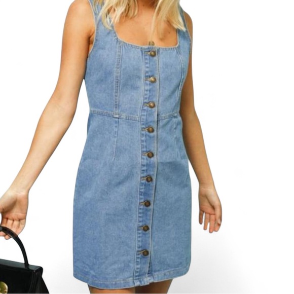 Urban Outfitters Women’s 6 Light Wash Sleeveless Button-Front Denim Dress - Picture 1 of 9